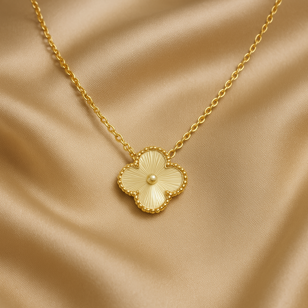 Clover Halskette