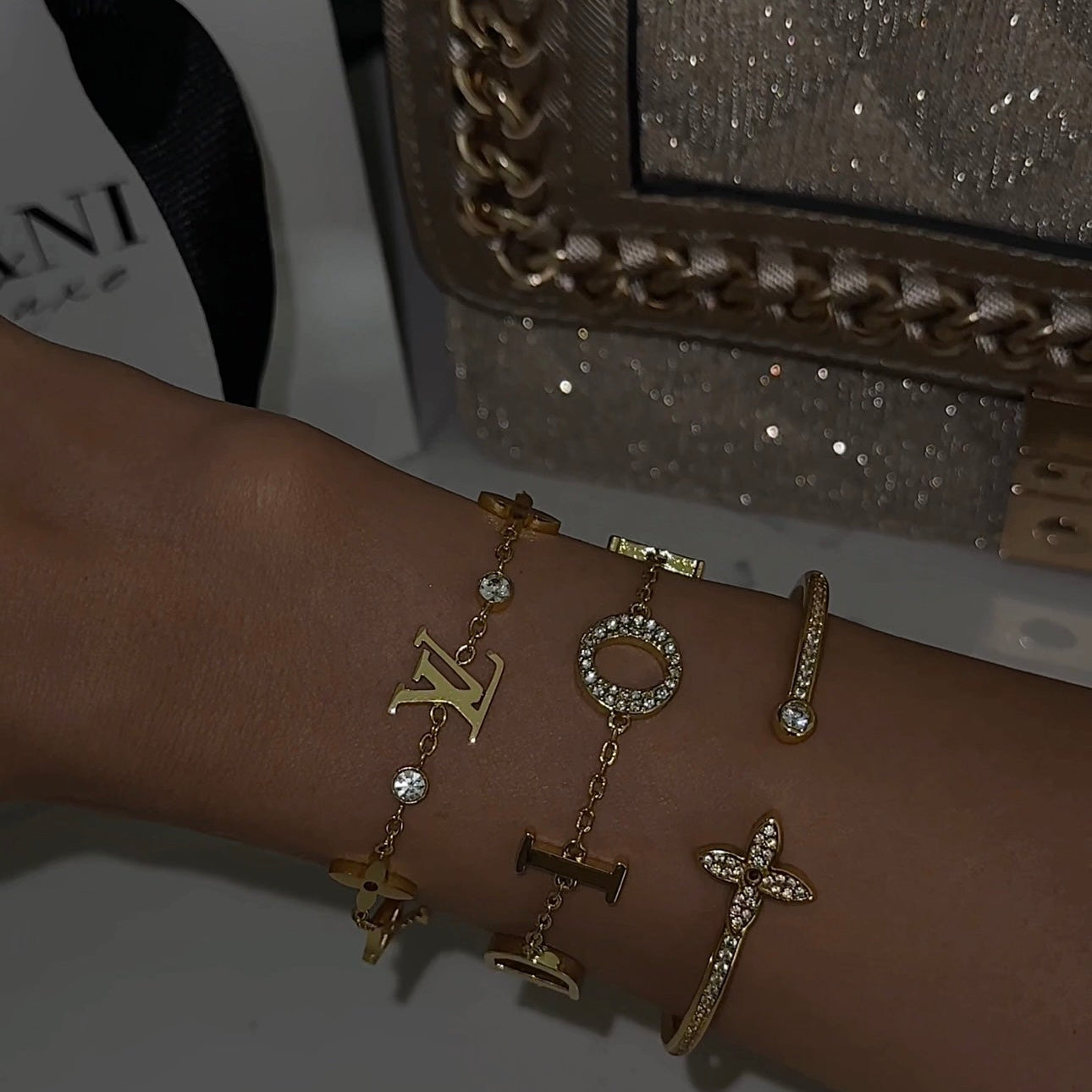 CR Armband in Gold