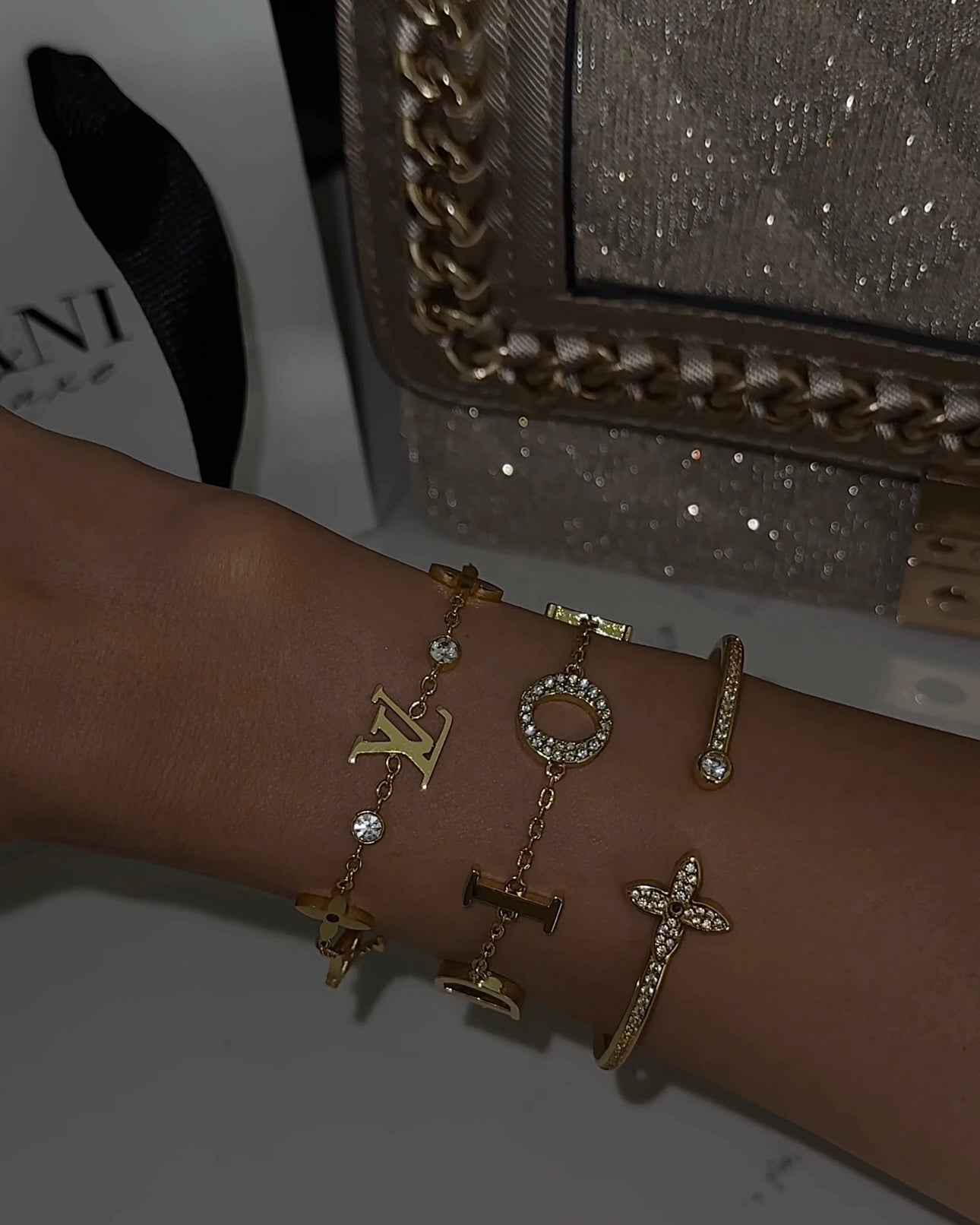 CR Armband in Gold