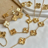 Clover Set in Gold