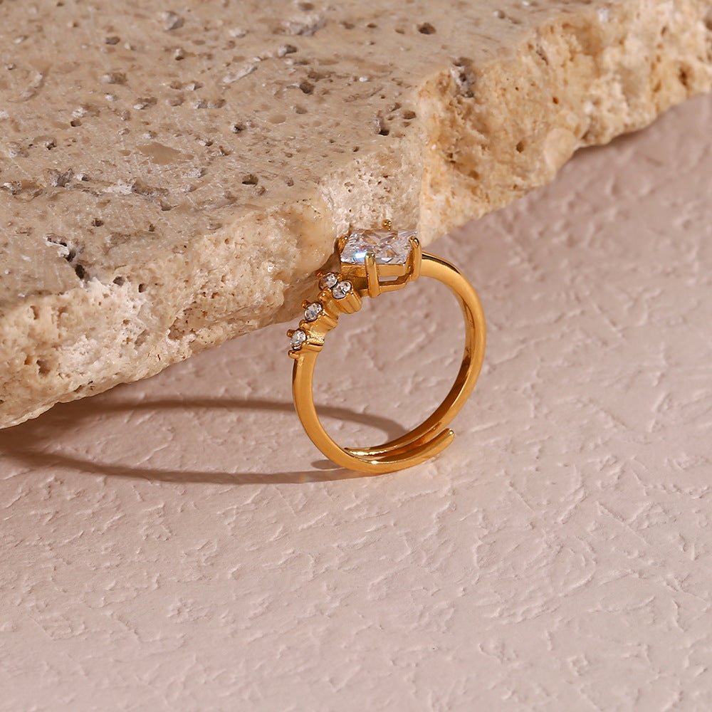 Alaia Glitzernder Ring in Gold