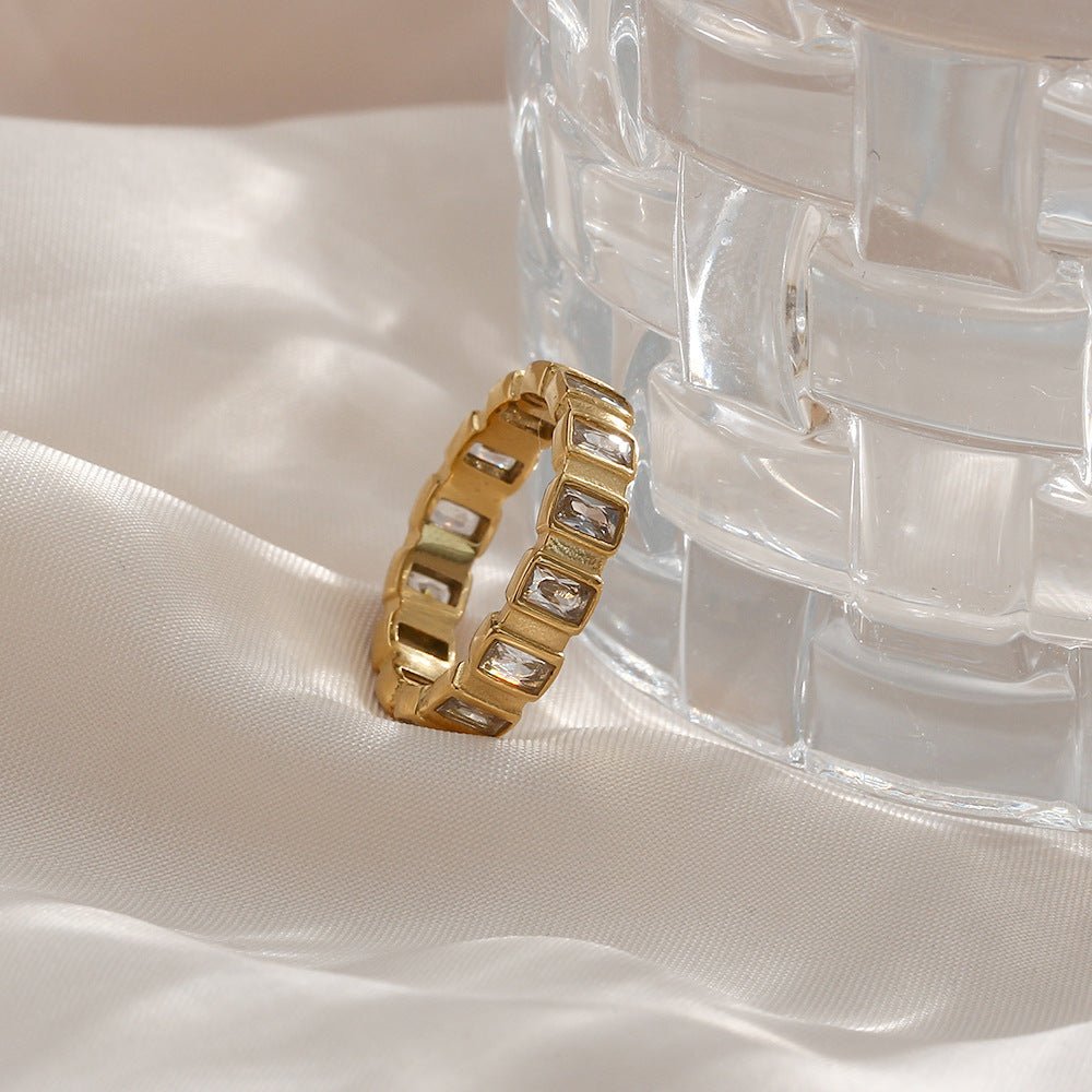 Calla Funkelnder Ring in Gold