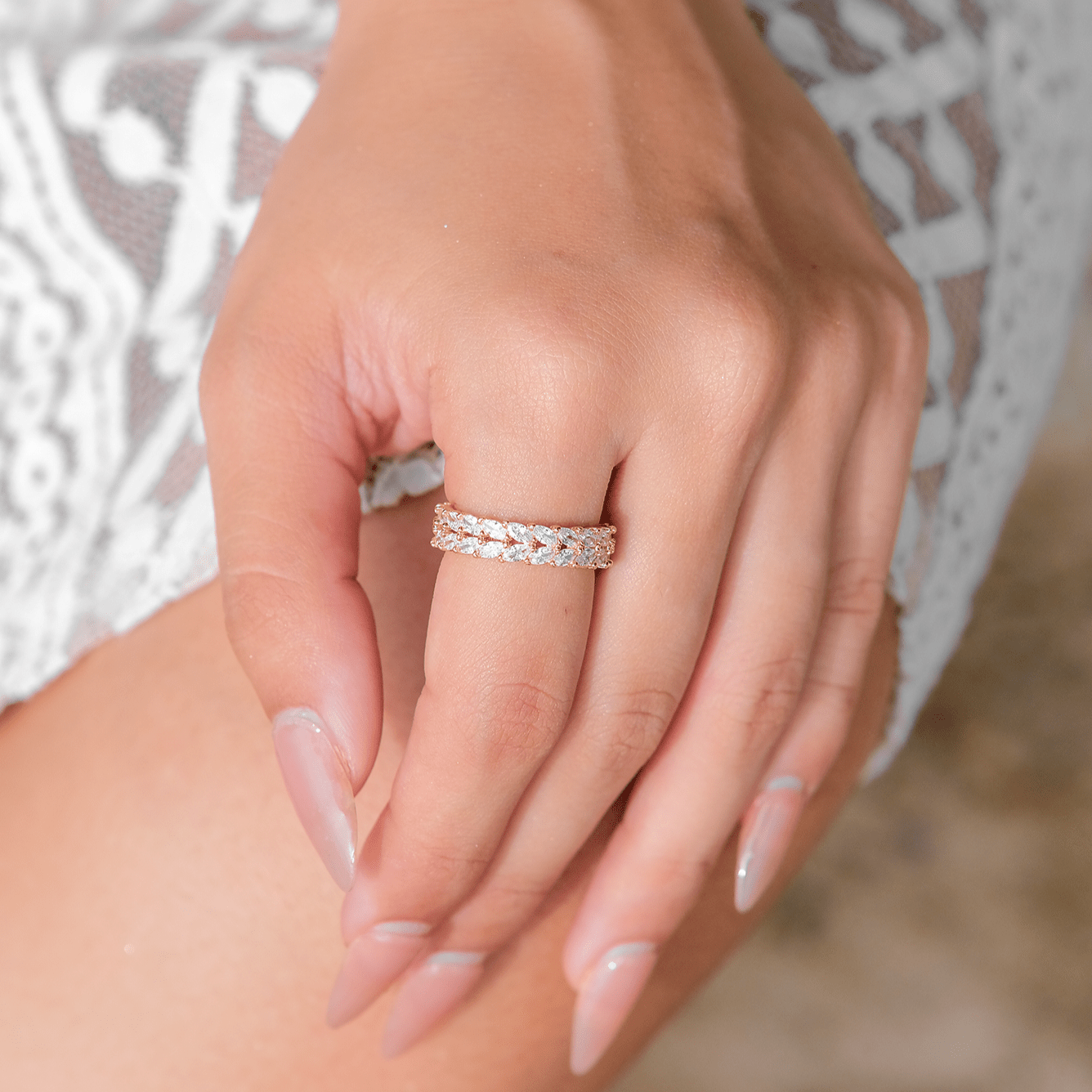 Clarisse Gemusterter Ring in Gold