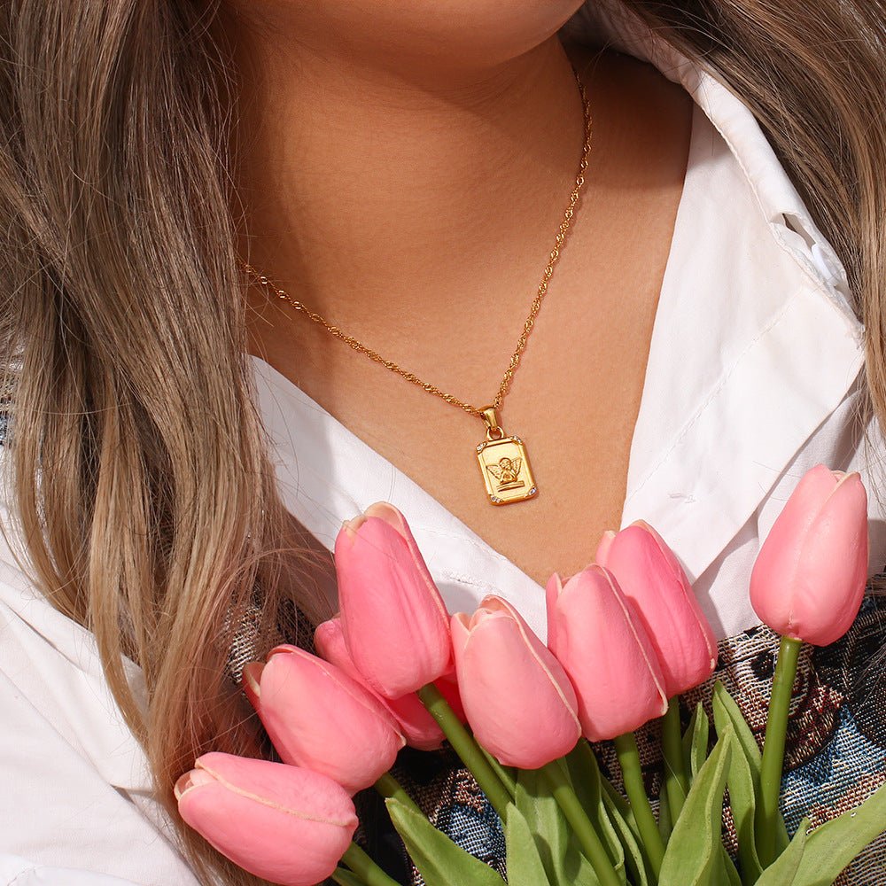 Cleo Engelhalskette in Gold