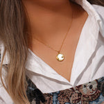 Evangeline Mondhalskette in Gold