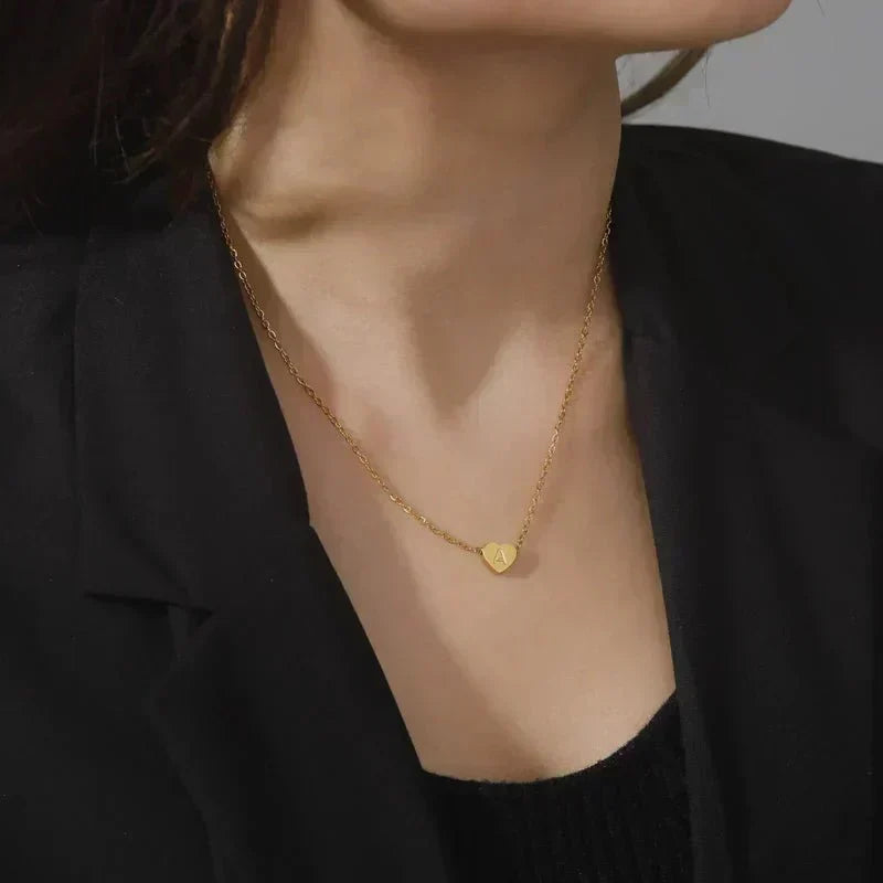 Herz-Initialenhalskette in Gold