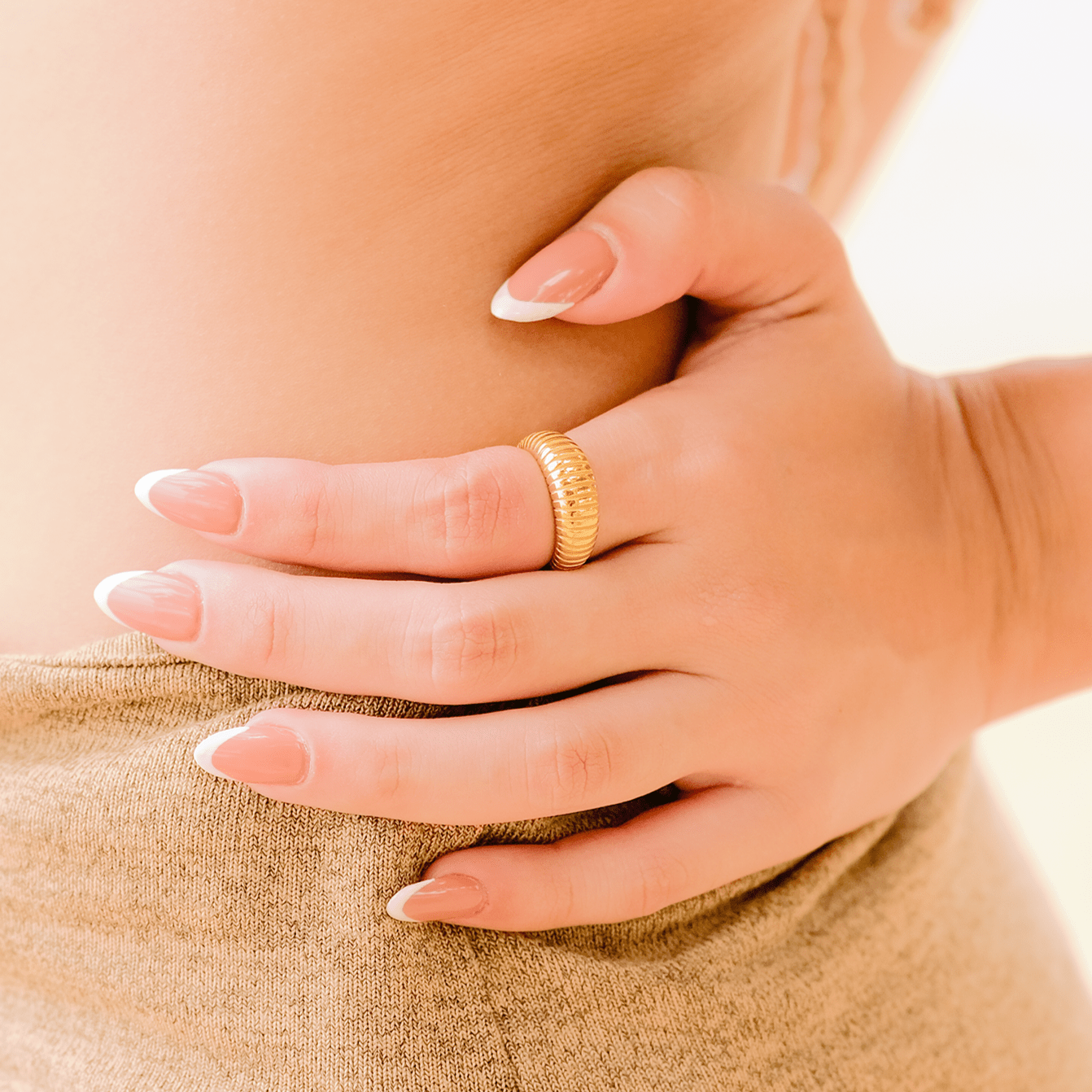 Luden Geschwungener Ring in Gold