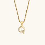 Maeve Diamant-Initialenhalskette in Gold