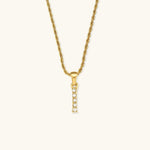Maeve Diamant-Initialenhalskette in Gold