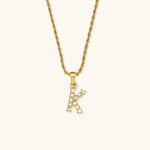 Maeve Diamant-Initialenhalskette in Gold