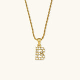 Maeve Diamant-Initialenhalskette in Gold