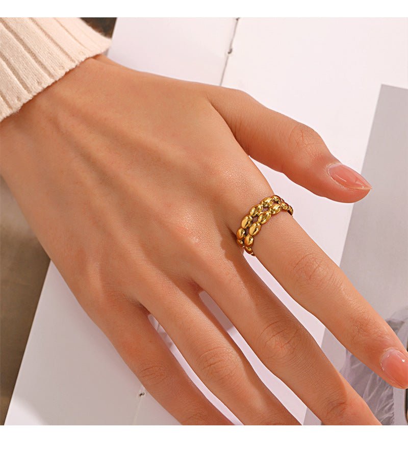 Maggie Kugelring in Gold