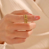 Maggie Kugelring in Gold