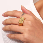Miles Ring mit Schlangenmuster in Gold