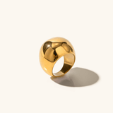 Navia Gewölbter Ring
