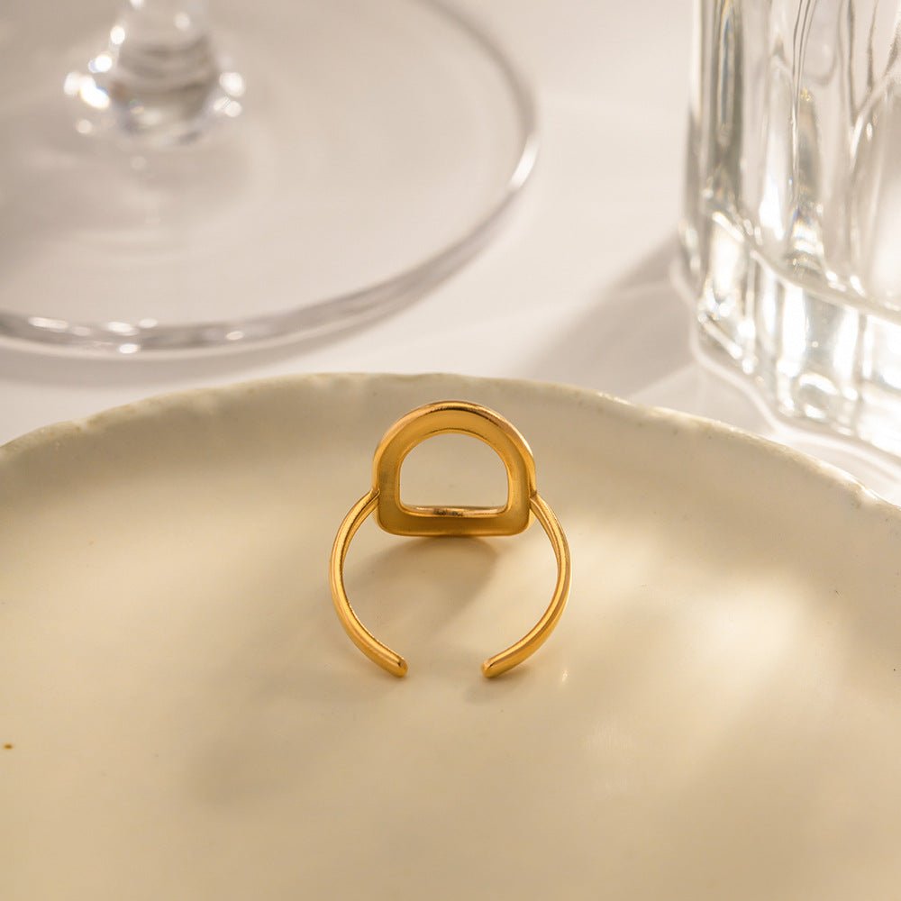 Noelle Unregelmäßiger Ring in Gold