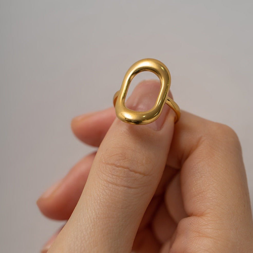 Noelle Unregelmäßiger Ring in Gold