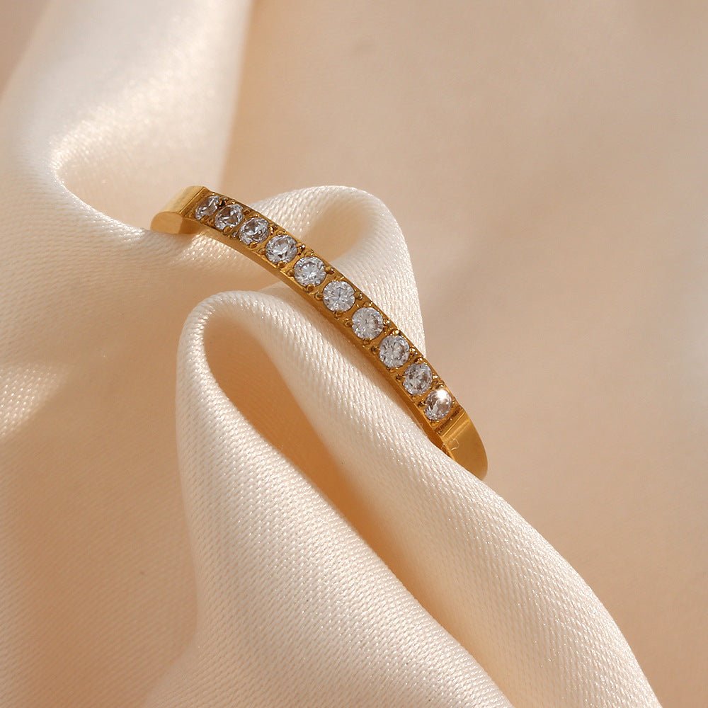 Sage Minimalistischer Ring in Gold