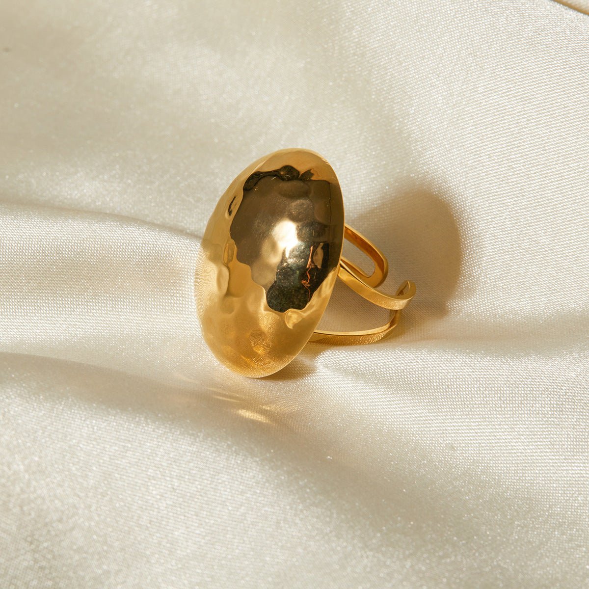 Thora Gehämmerter Ring in Gold