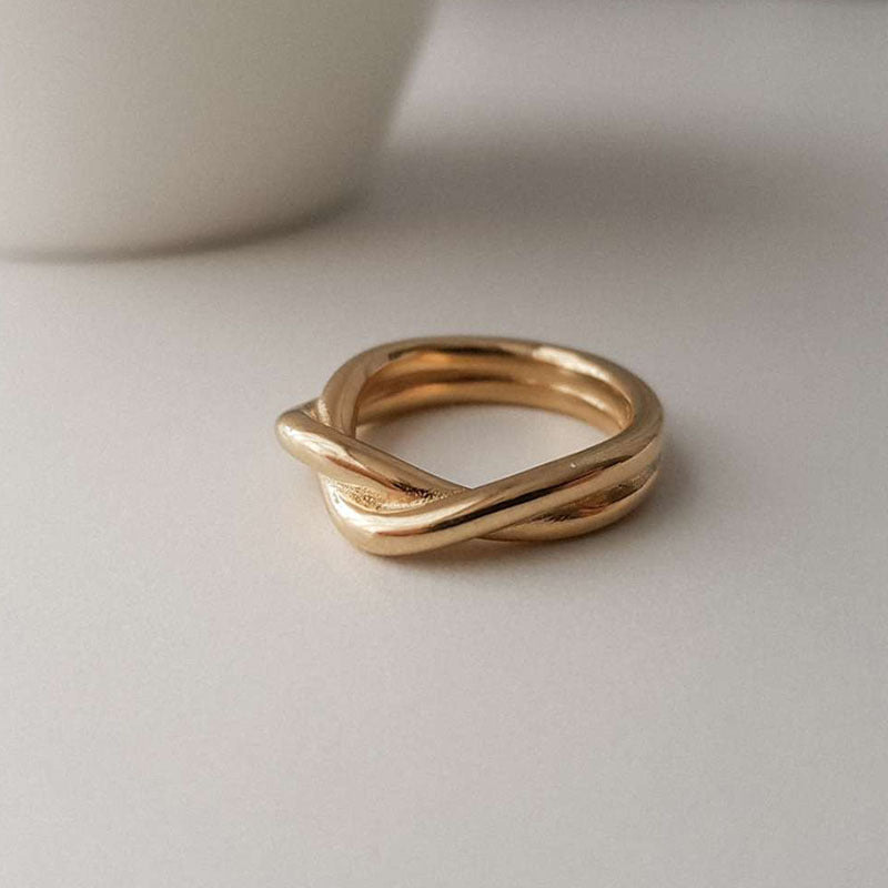 Viola Gedrehter Ring in Gold