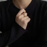 Viola Gedrehter Ring in Gold