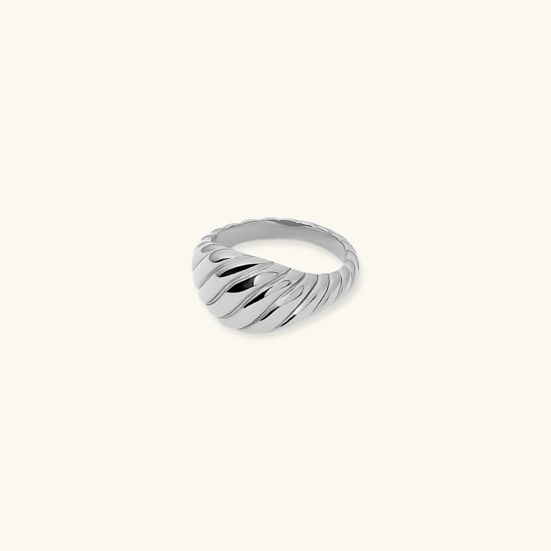 Ylenna Auffälliger Croissant-Ring