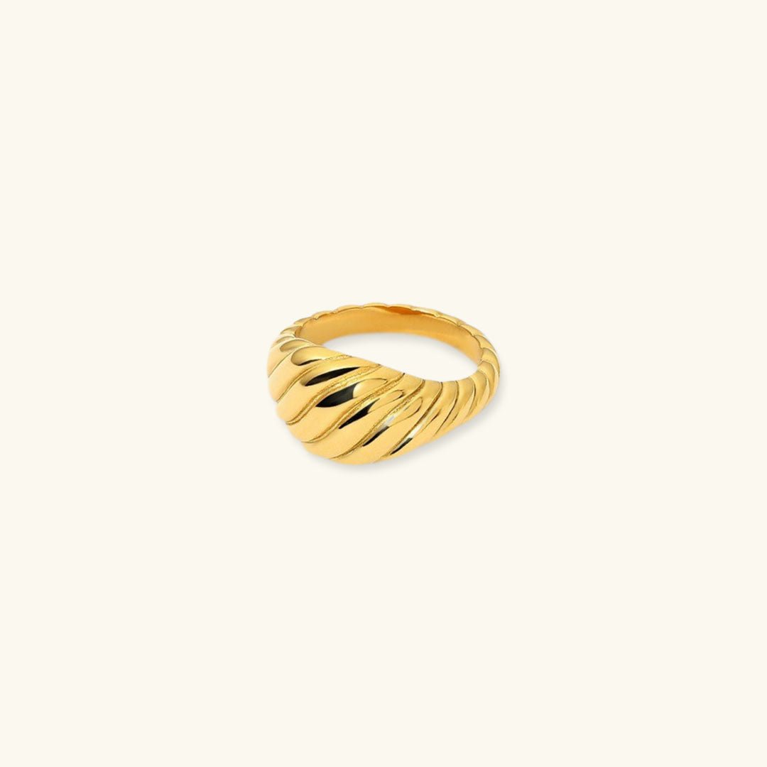 Ylenna Auffälliger Croissant-Ring